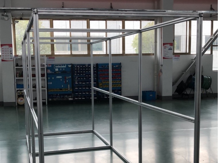澳宏為您解答：用工業鋁型材搭建無塵室潔凈棚隔斷需要用到哪些配件？